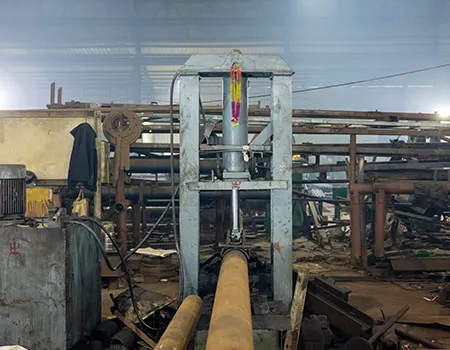 Straightining machine